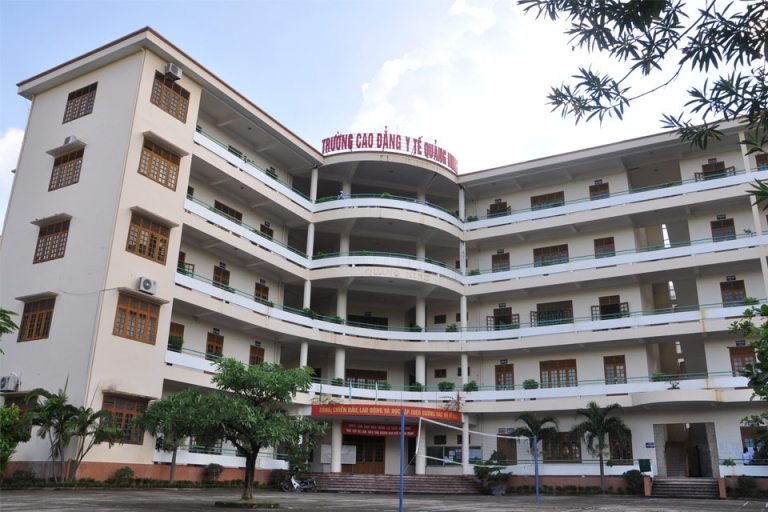 truong-cao-dang-y-te-quang-ninh-01