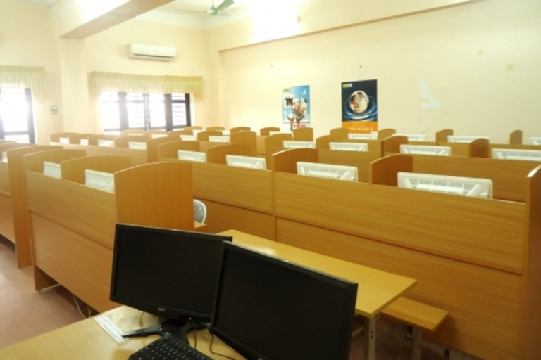 Phòng học đa chức năng của Khoa Ngoại ngữ - Đại học Thái Nguyên
