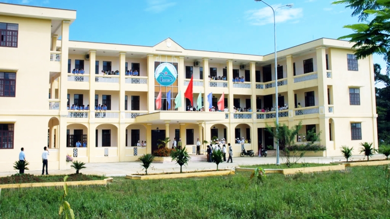 Trường CĐ Công Nghệ Kinh Tế Bảo Lộc