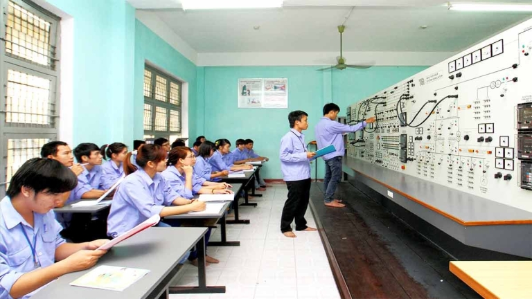 Trường Cao đẳng Điện lực Miền Trung 