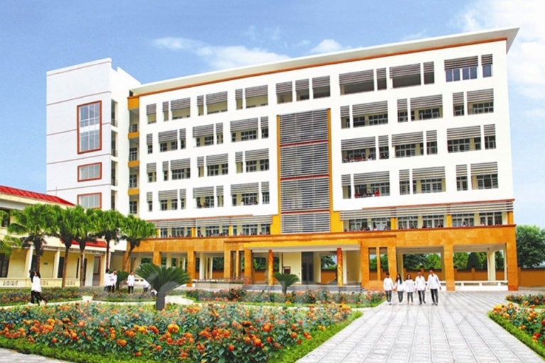 Khuôn viên nhà trường