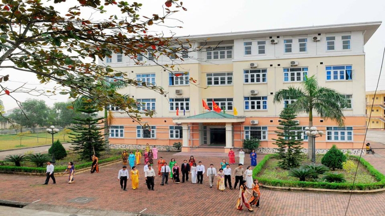 Trường Cao Đẳng Kinh Tế Kĩ Thuật Công Thương – CETIC