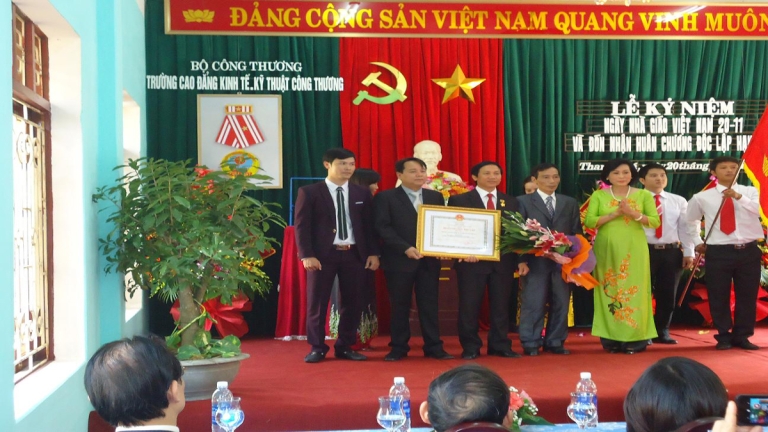 Trường Cao Đẳng Kinh Tế Kĩ Thuật Công Thương – CETIC