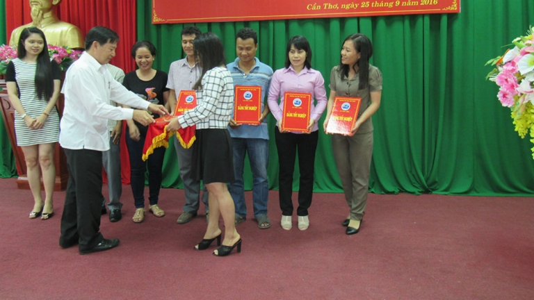 Trung tâm Ngoại ngữ - Tin học Victory