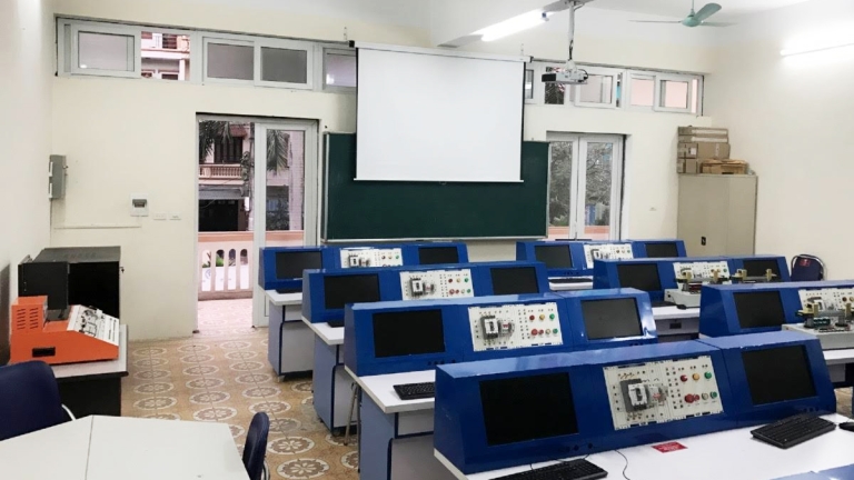 Trường Cao đẳng nghề Cơ điện - Xây dựng và Nông lâm Trung Bộ