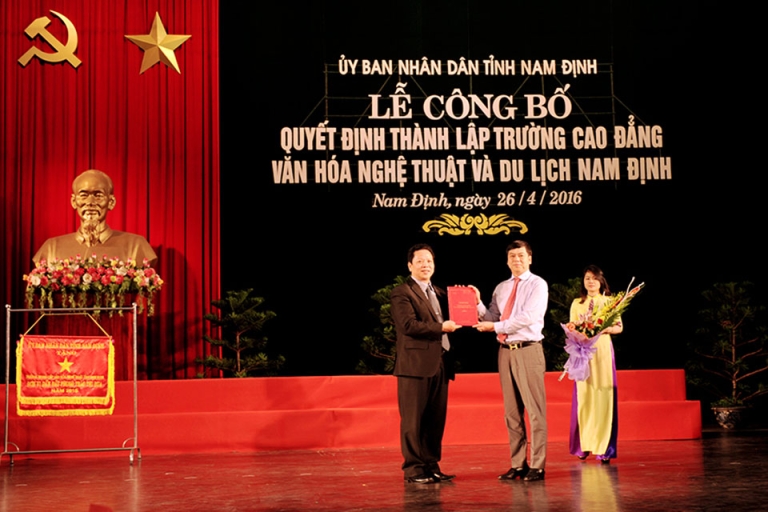 Lễ công bố thành lập trường