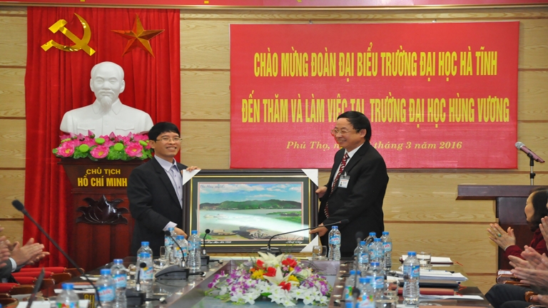 Trường Đại Học Hà Tĩnh