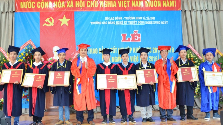 Trường Cao đẳng Kỹ nghệ Dung Quất  - Quảng Ngãi