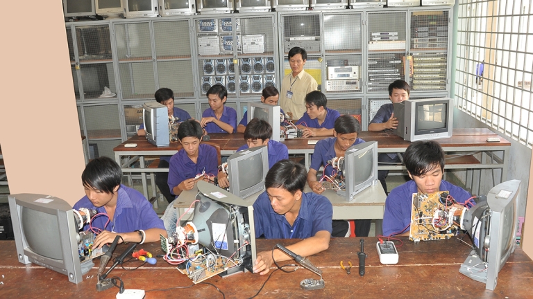 TRƯỜNG CAO ĐẲNG NGHỀ TIỀN GIANG