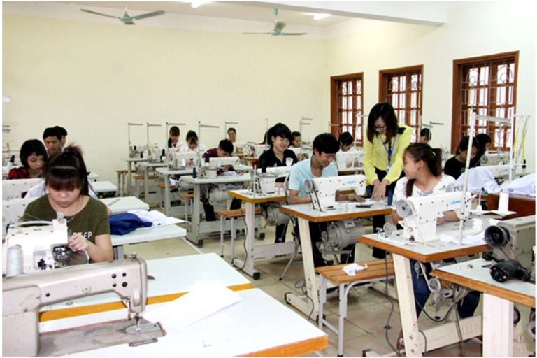 May thời trang, một trong 7 mã ngành đào tạo của nhà trường thu hút được nhiều học sinh, sinh viên.