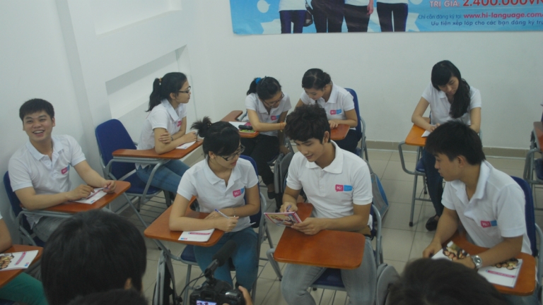 Trung Tâm Hi! Language School