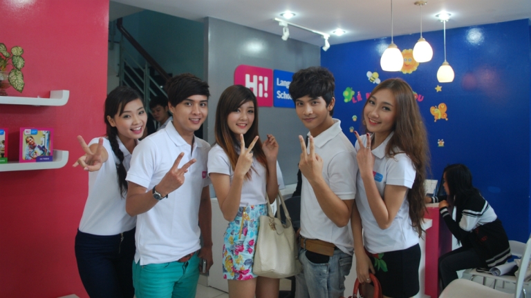 Trung Tâm Hi! Language School