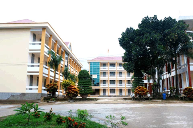 Quang cảnh trường Cao đẳng Kinh tế - Kỹ thuật Điện Biên