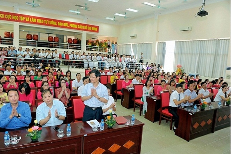 Đội ngũ cán bộ và giáo viên