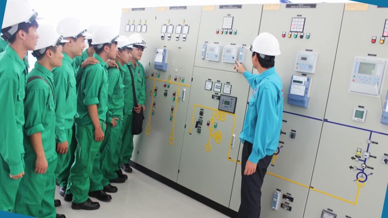 TRƯỜNG CAO ĐẲNG NGHỀ DẦU KHÍ