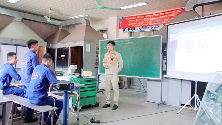 TRƯỜNG CAO ĐẲNG NGHỀ VIỆT NAM - HÀN QUỐC TP HÀ NỘI