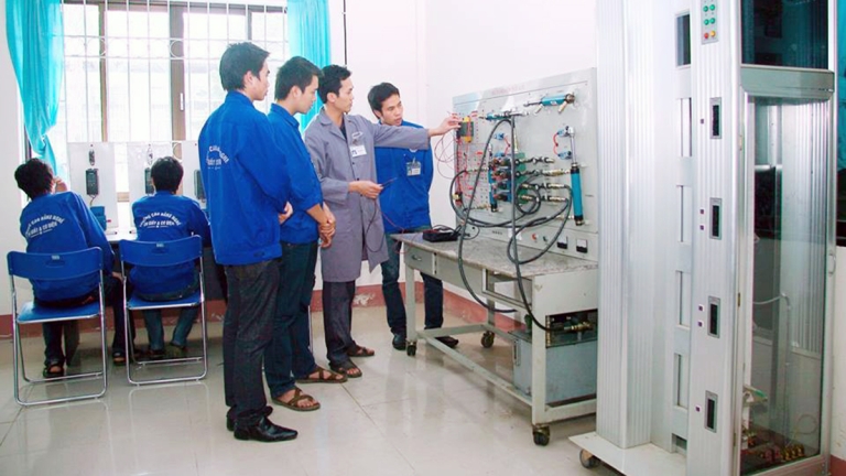 Trường Cao Đẳng Nghề Công Nghệ Giấy Và Cơ Điện