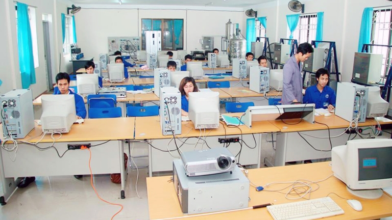 Trường Cao Đẳng Nghề Công Nghệ Giấy Và Cơ Điện