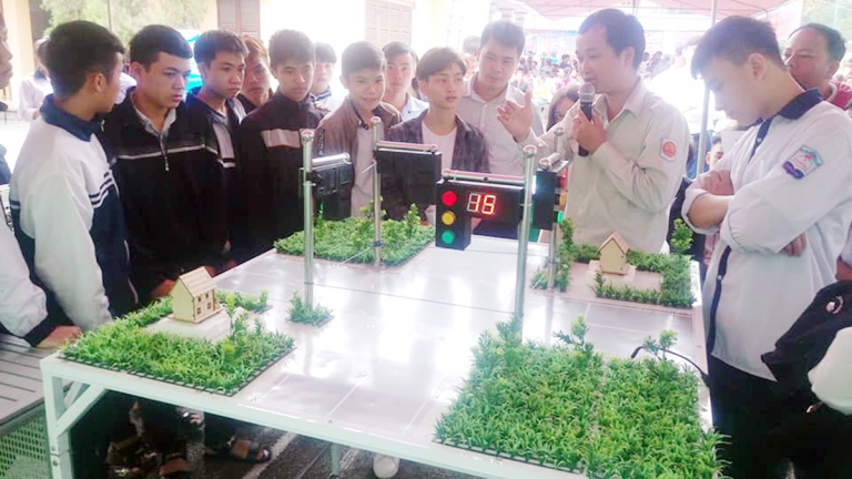 Trường Cao Đẳng Nghề Kỹ Thuật - Công Nghệ Tuyên Quang