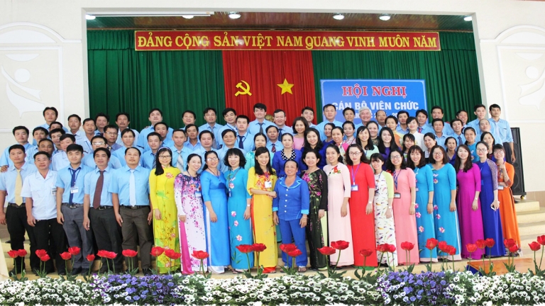 Trung tâm Ngoại ngữ trường Cao đẳng nghề Công nghệ cao Đồng Nai