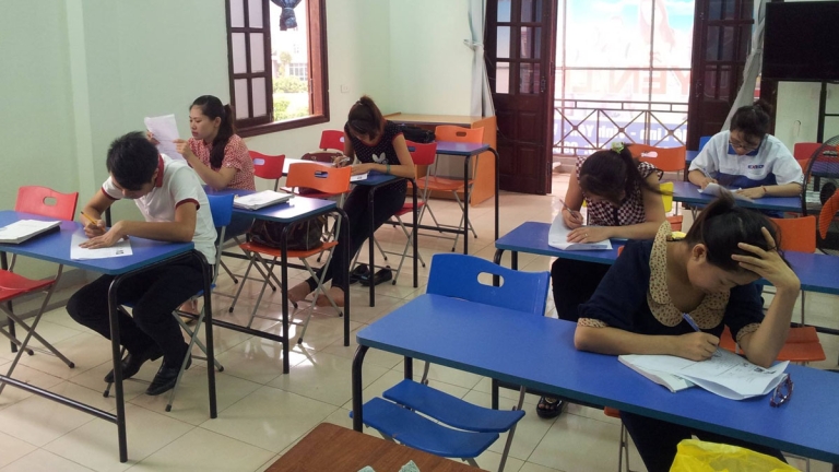 Trung tâm ngoại ngữ Lee