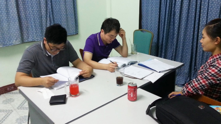 Trung tâm ngoại ngữ Lee