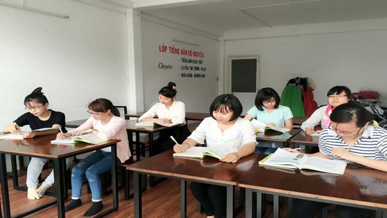 Học tiếng Hàn miễn phí tại lớp cô Nguyên