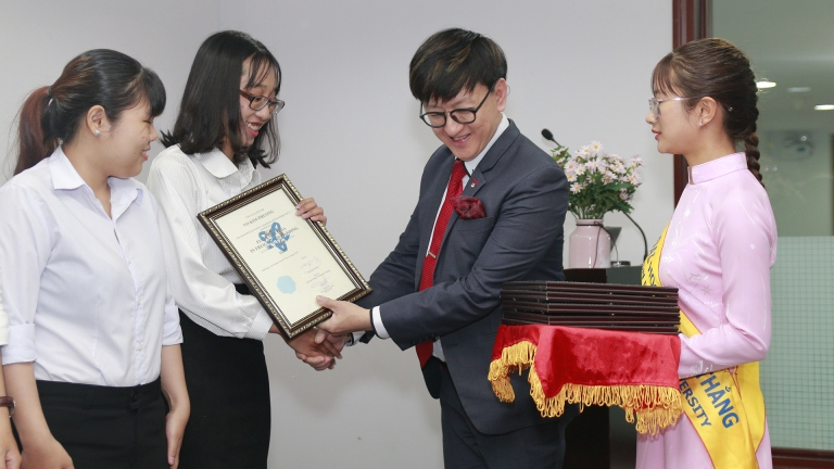 VILAS - Trường Hàng không và Logistics Việt Nam