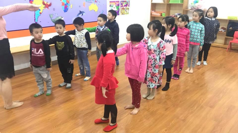 Học viện Dolphinkids