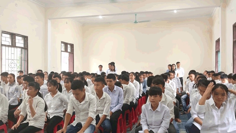 Trung tâm Ngoại ngữ - Tin học - Trường Trung cấp nghề Hà Tĩnh