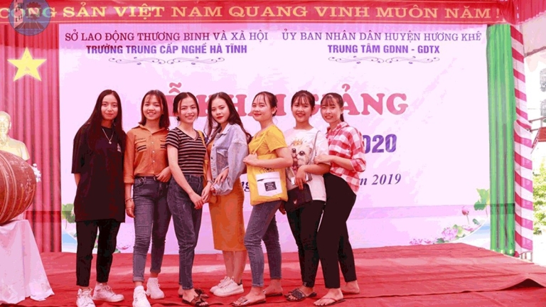 Trung tâm Ngoại ngữ - Tin học - Trường Trung cấp nghề Hà Tĩnh