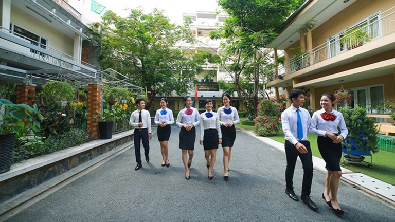 Trường Trung cấp Du lịch và Khách sạn Saigontourist