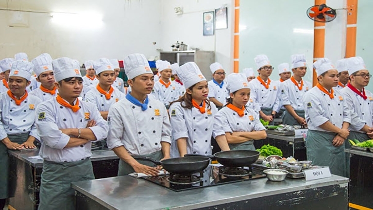 Hướng nghiệp Á Âu