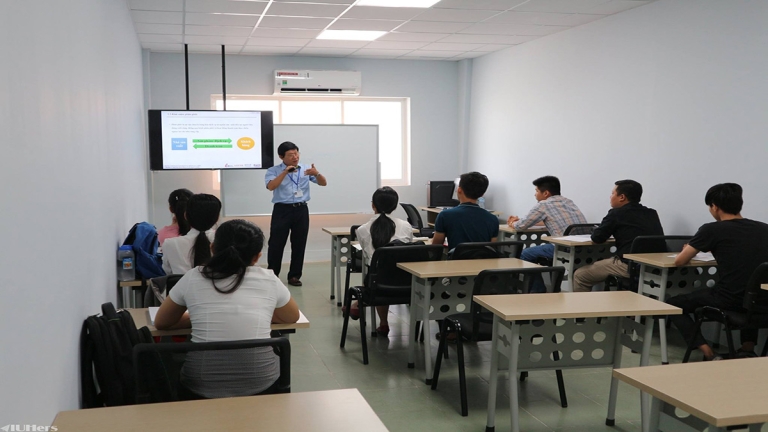 Trung tâm đào tạo dịch vụ nhân lực LKIC