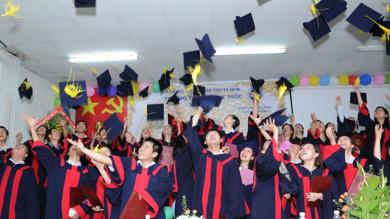 Trường Trung cấp Y dược Vạn Hạnh