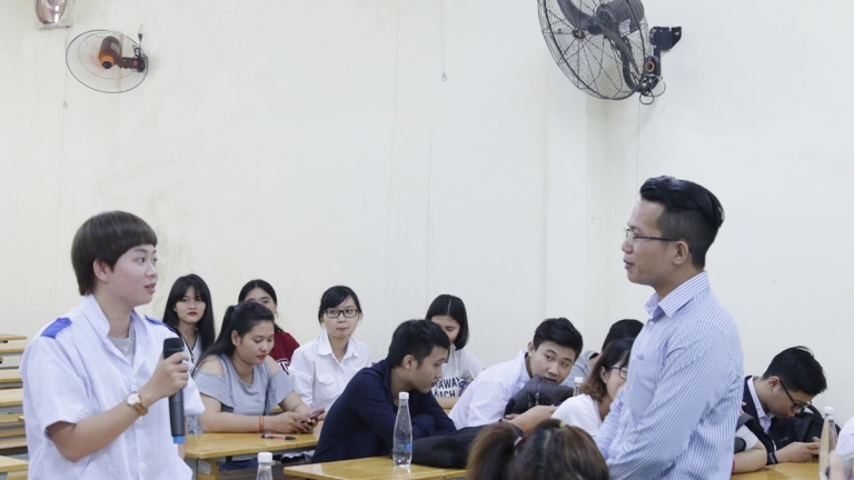 Trường Trung cấp Y dược Vạn Hạnh