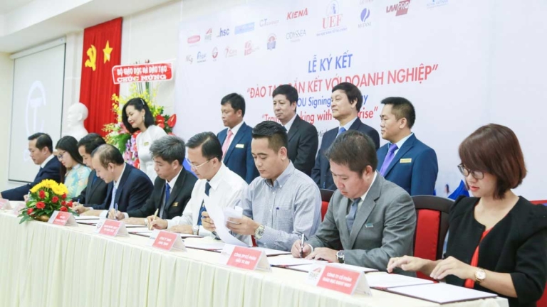 Trung tâm tiếng Anh RWE