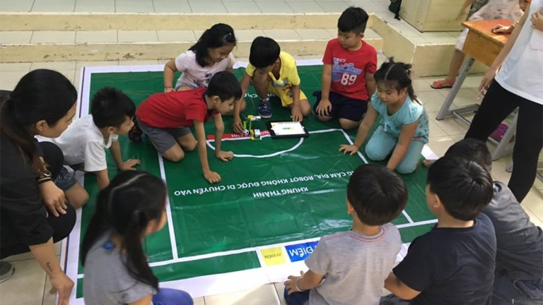 Trung tâm giảng dạy và Đào tạo Kỹ năng sống kết hợp với tư vấn tâm lý và chương trình giáo dục toàn diện Việt education