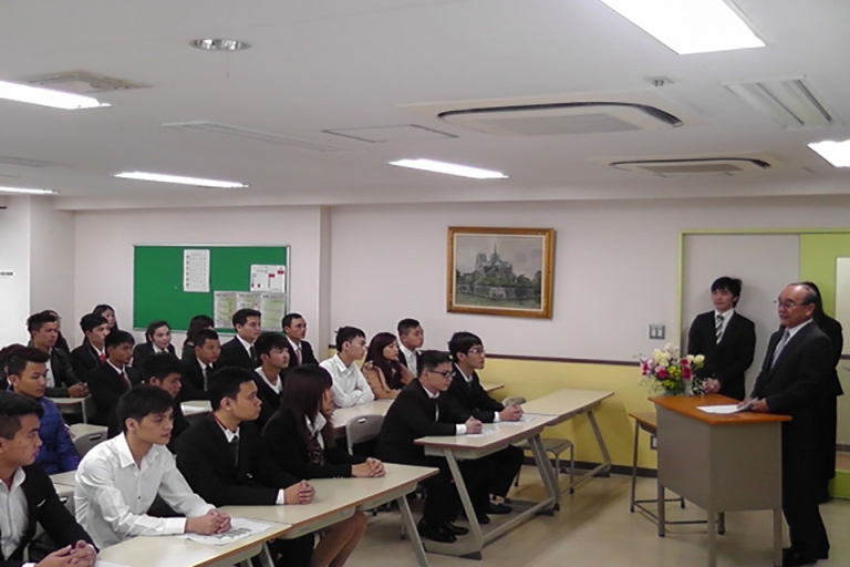 Trường Nhật ngữ Lapis