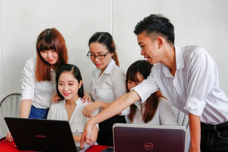 trung-tam-dao-tao-nghiep-vu-ngan-han-sptc