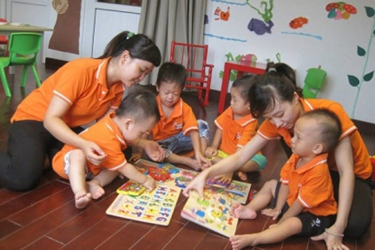 Giờ học chữ và số của các bé