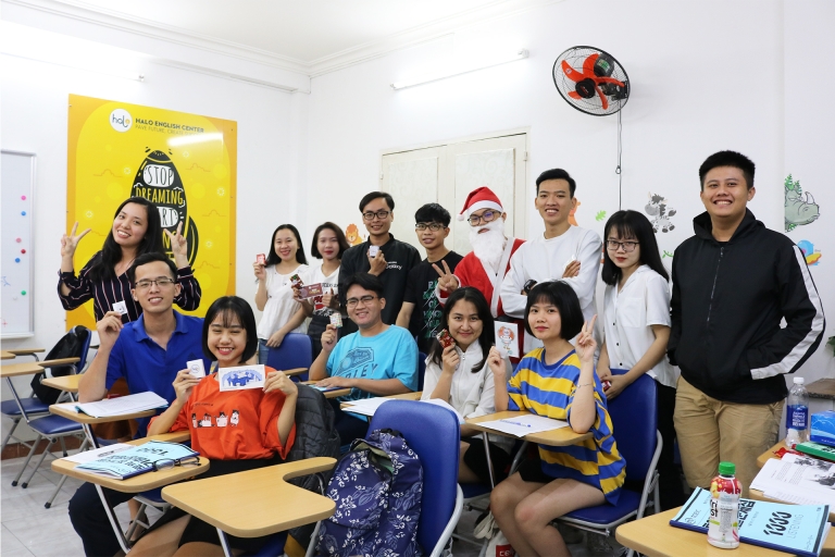 Trung tâm Halo English