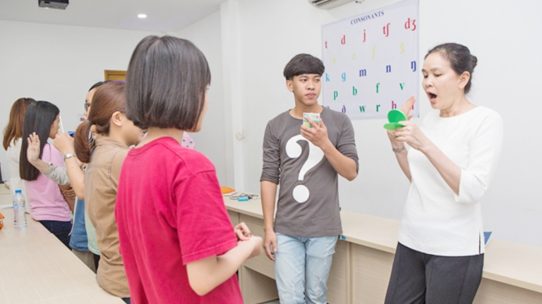 Trung Tâm Easy American Pronunciation EZAP