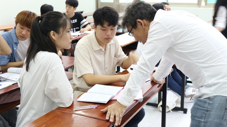 Trung Tâm Ngoại Ngữ Trường Đại Học Tôn Đức Thắng