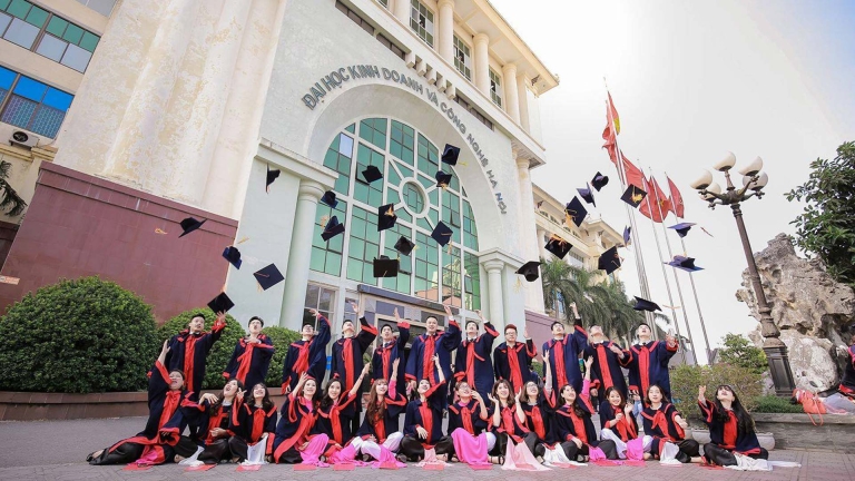 Trường Đại Học Kinh Doanh và Công Nghệ Hà Nội