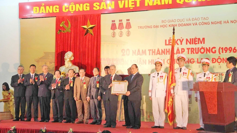 Trường Đại Học Kinh Doanh và Công Nghệ Hà Nội