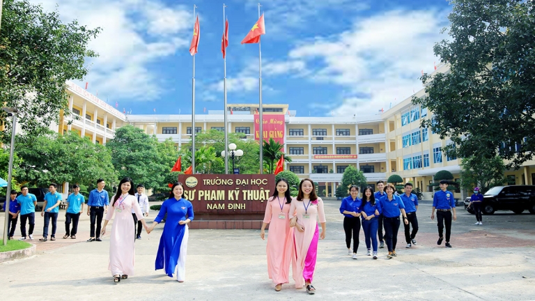  Đại Học Sư Phạm Kỹ Thuật Nam Định