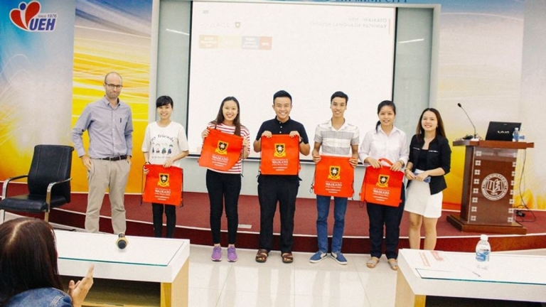 Viện Ngôn Ngữ - Quốc Tế Học ILACS