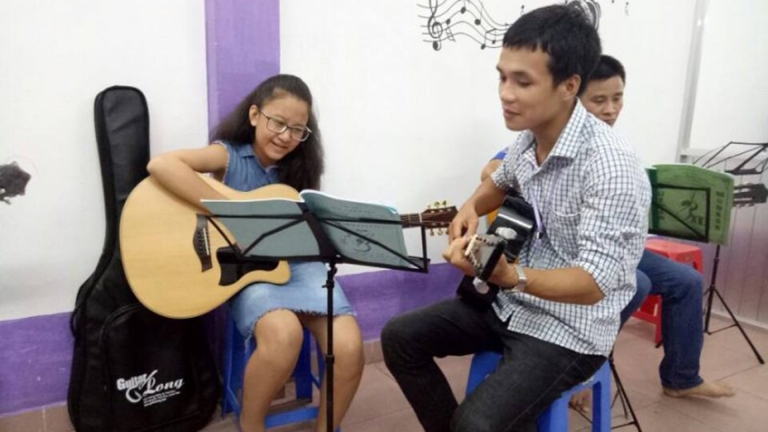 Trung tâm Âm nhạc Dấu Chấm Đen