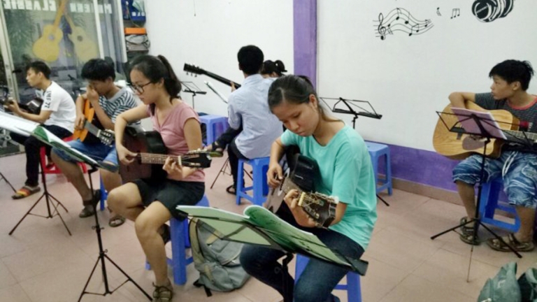 Trung tâm Âm nhạc Dấu Chấm Đen